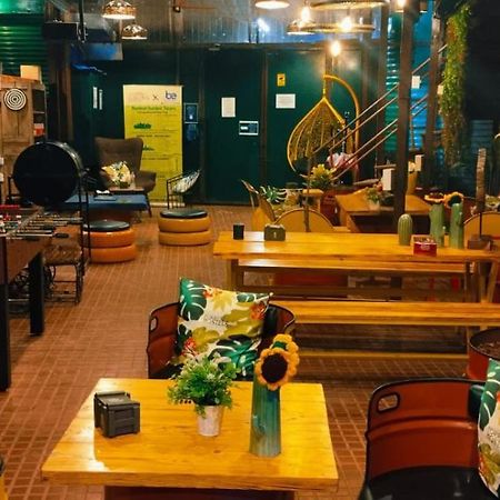 Forrest Hostels Βομβάη Εξωτερικό φωτογραφία